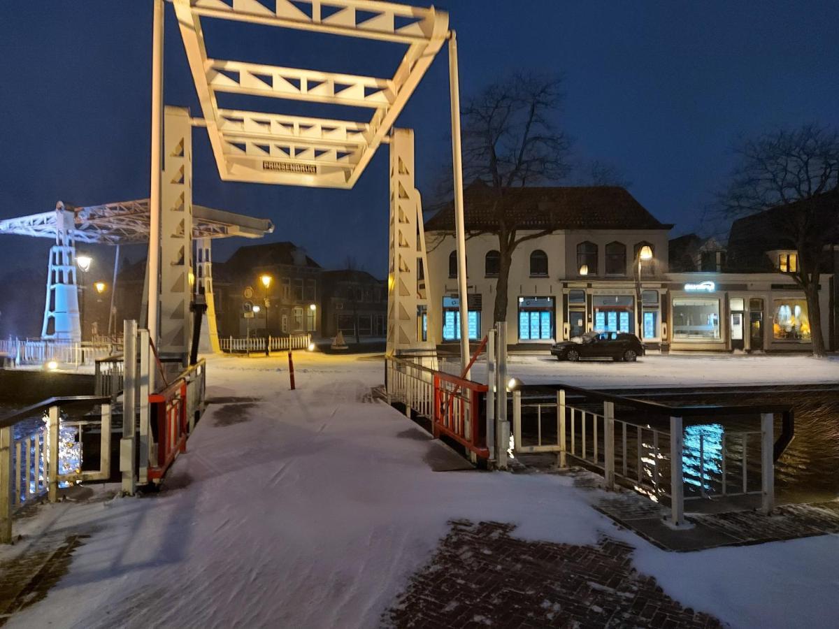 Airbnb 'Logeren Aan Het Plein' In Het Centrum Van Meppel Exterior foto