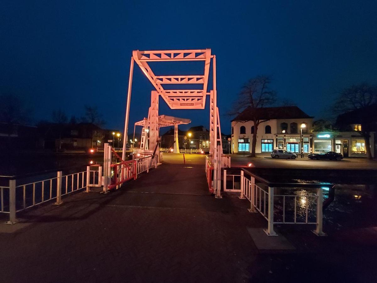 Airbnb 'Logeren Aan Het Plein' In Het Centrum Van Meppel Exterior foto