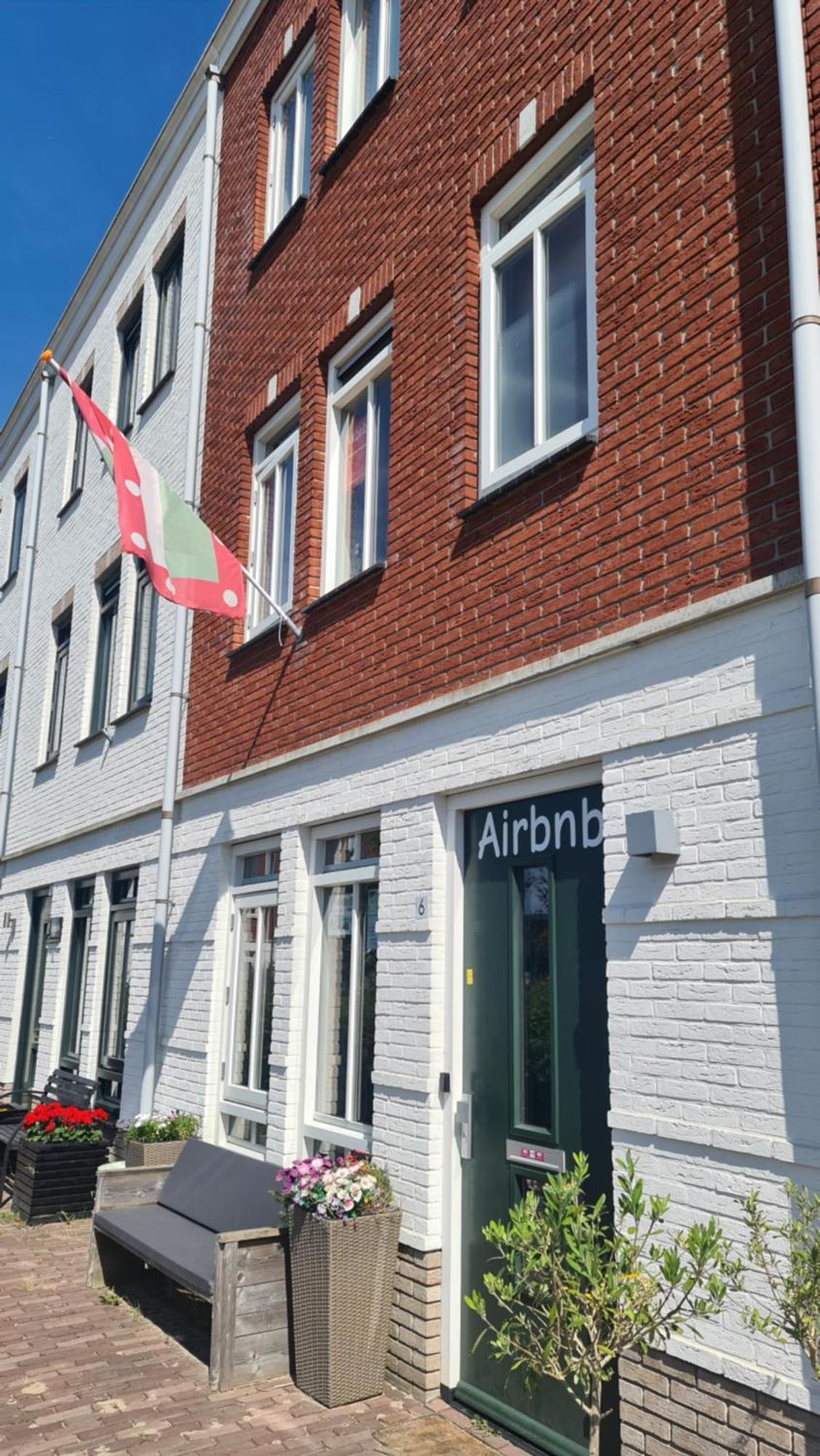 Airbnb 'Logeren Aan Het Plein' In Het Centrum Van Meppel Exterior foto